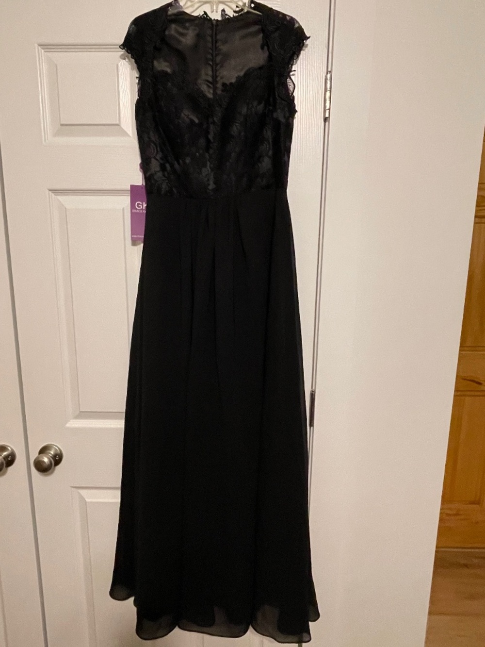 NWT Beautiful black lace chiffon full length formal dress size 8